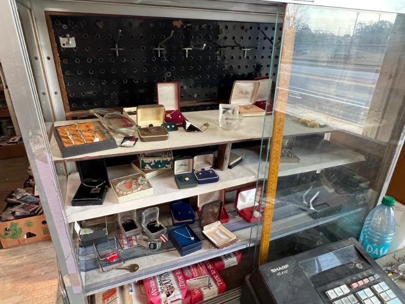 Sale Photo Thumbnail #122