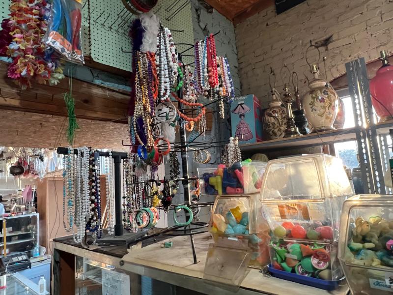 Sale Photo Thumbnail #120