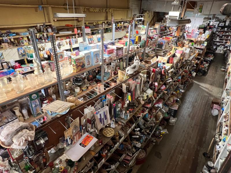 Sale Photo Thumbnail #137