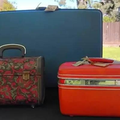 St1107 vintage luggage lot