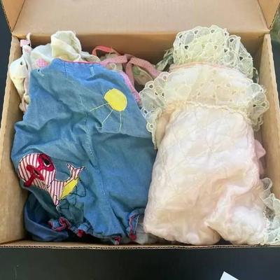 St1023 mystery vintage doll clothes lot
