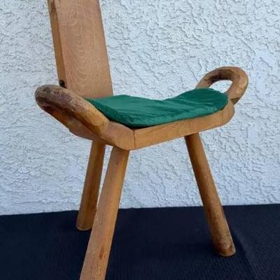 St1010 antique birthing stool number two