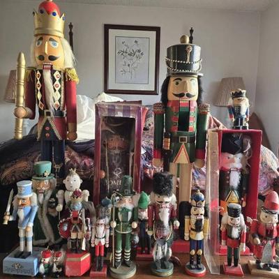 St1075 nutcrackers galore