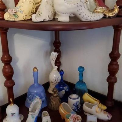 St1126 vintage porcelain shoes and bells
