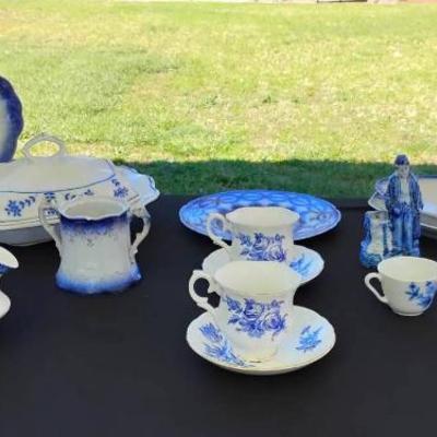 St1113 antique vintage blue white china