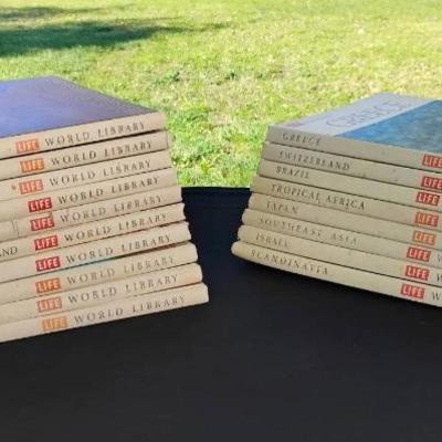 St1130 life world library collection