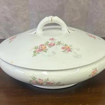 Large Floral Pattern Porcelain Lidded Serving Bowl 