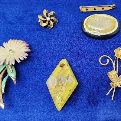 Brooches - Flowers And Shells