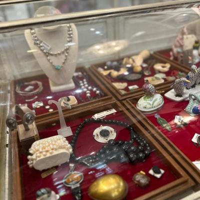 Sale Photo Thumbnail #32