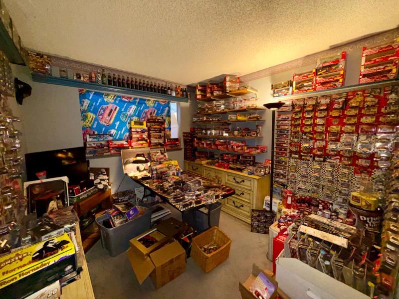 Sale Photo Thumbnail #14