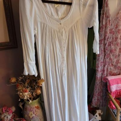 Sale Photo Thumbnail #339