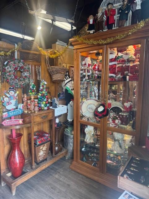 Sale Photo Thumbnail #70