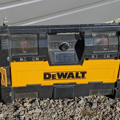 DeWalt ToughSystem DWST08810 Jobsite Radio & Charger – Tested & Working