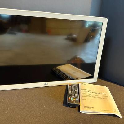 24" LED TV / Monitor – 720p HD, HDMI, Clean & Tested