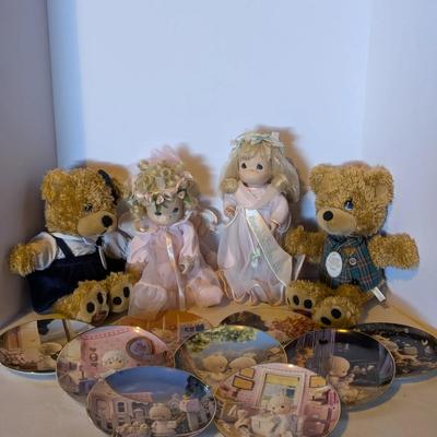 Precious Moments Lot – 2 Dolls, 2 Plush Bears & 6 Collector Plates – Enesco / Hamilton Collection