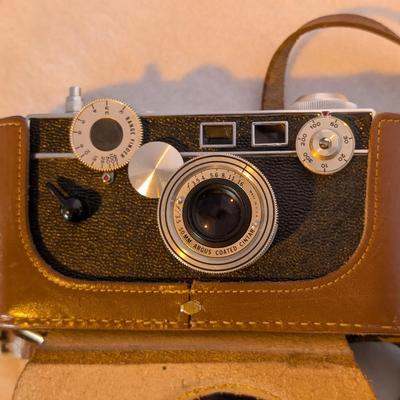 Vintage Argus C3 “Brick” 35mm Camera • 50mm f/3.5 Cintar Lens • Leather Case • Lens Cap – Made in US