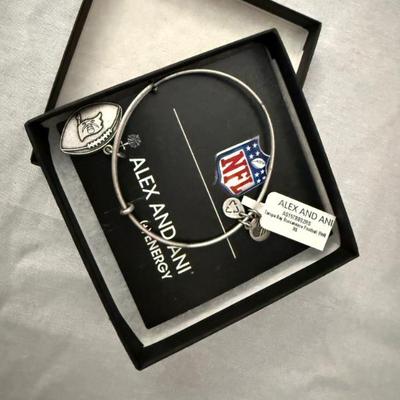 Sale Photo Thumbnail #352