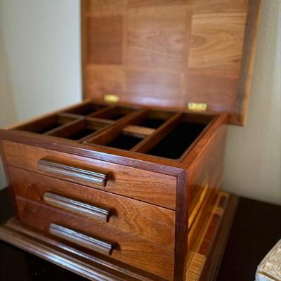 Sale Photo Thumbnail #267