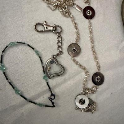 Sale Photo Thumbnail #328