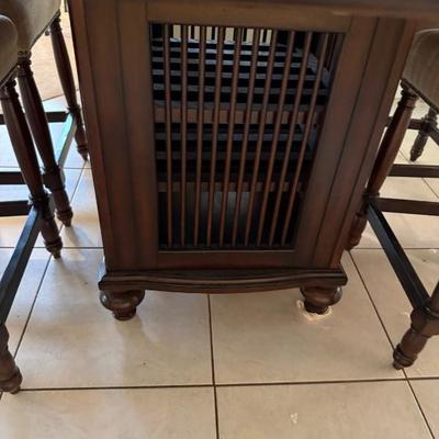 Sale Photo Thumbnail #568