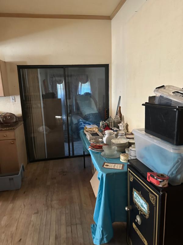 Sale Photo Thumbnail #51