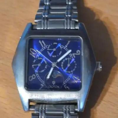 Croton Men's Watch With Blue Face And Stainless Steel Band