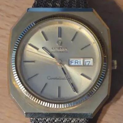 Omega Constellation Men's Watch With Gold Colored Case And Mesh Bracelet 