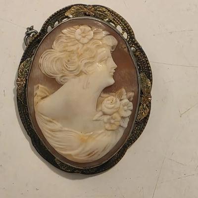 Vintage/Antique Cameo Brooch/Pendant