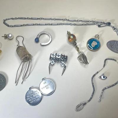 Jewelry Scrap / Unpaired - European Gold Filigree Basket Earring, Silver Pin, Tokens