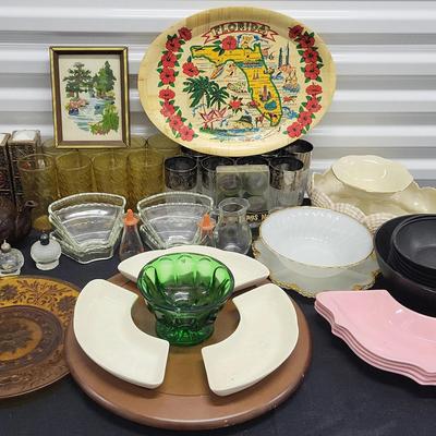 Retro Kitchen & Home Lot