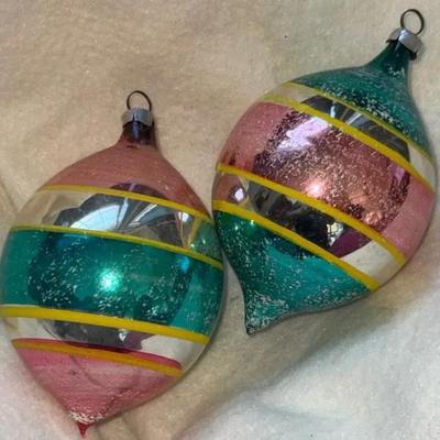 Pair of Vintage German Glass Teardrop Ornaments – 1950s Mid-Century Mercury Glass 