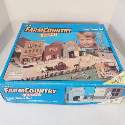Ertl Cow Town Collectible Western Toy Set Vintage 1995