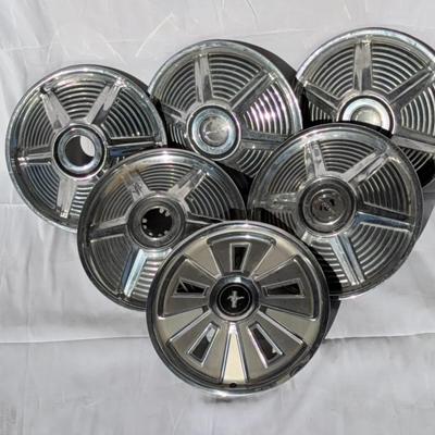 Set of 6 Vintage 1965–1966 Ford Mustang Hubcaps – 3 Complete + 1 Missing Center Emblem