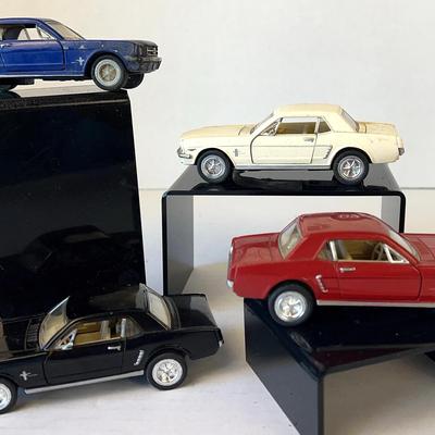 Set Of 4 Kinsmart 1964 1/2 Ford Mustang Die-Cast Cars