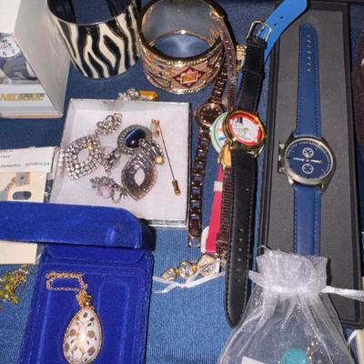 Sale Photo Thumbnail #4