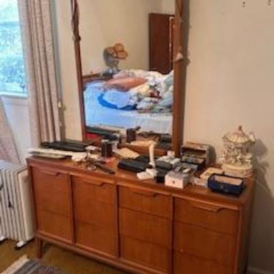 Sale Photo Thumbnail #17