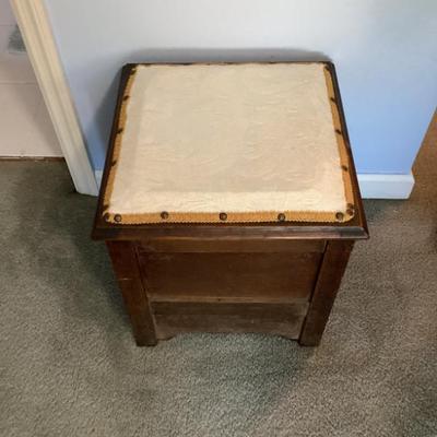 Sale Photo Thumbnail #221: Wood boxed chamber pot 1)