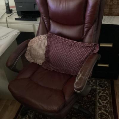 Sale Photo Thumbnail #209: Leather office chair with armrests img 3390