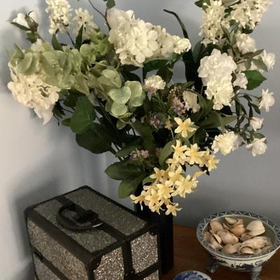 Sale Photo Thumbnail #123: Faux floral arrangement