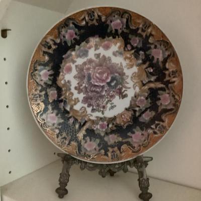 Sale Photo Thumbnail #114: Decorative floral plate