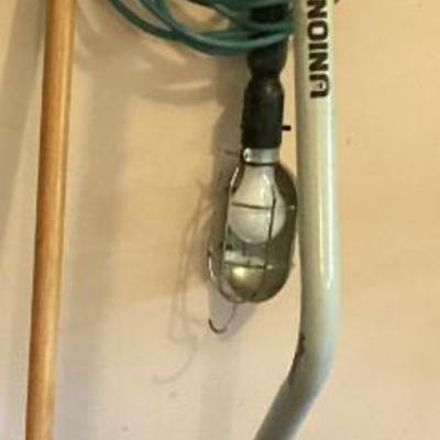 Sale Photo Thumbnail #64: Snow shovel