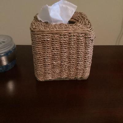 Sale Photo Thumbnail #188: Wicker tissue box cover