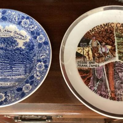 Sale Photo Thumbnail #155: Lincoln s new salem commemorative plate meramec caverns