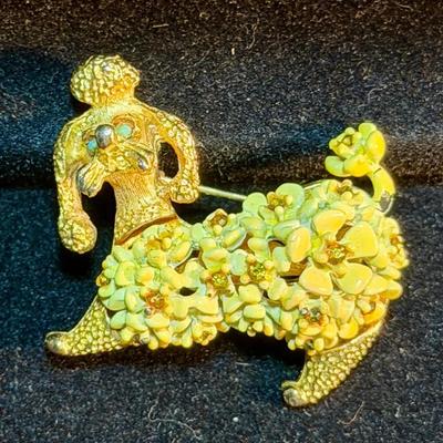 Vintage 10k Gold Poodle Brooch w/ Jade Eyes & 16 Amber Stones