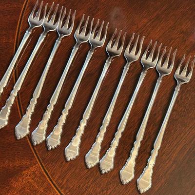 Sale Photo Thumbnail #267: Oneida stainless set of 10. $22. 