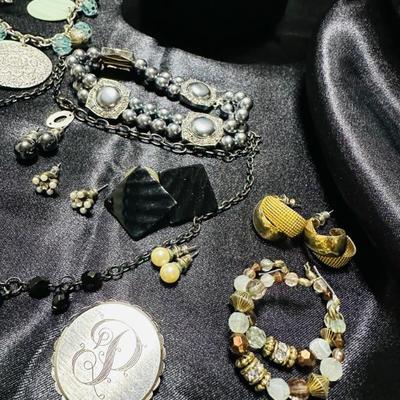 Sale Photo Thumbnail #356