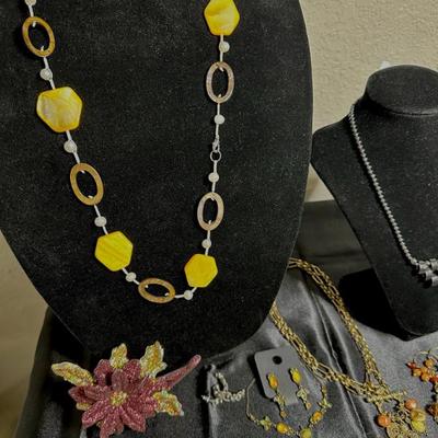 Sale Photo Thumbnail #366