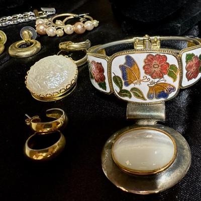 Sale Photo Thumbnail #368