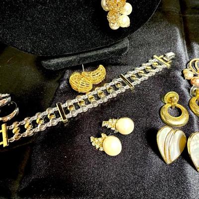 Sale Photo Thumbnail #371