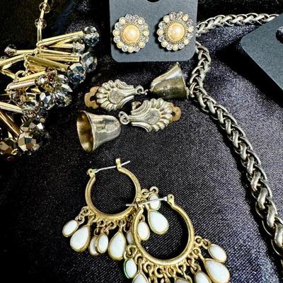 Sale Photo Thumbnail #398